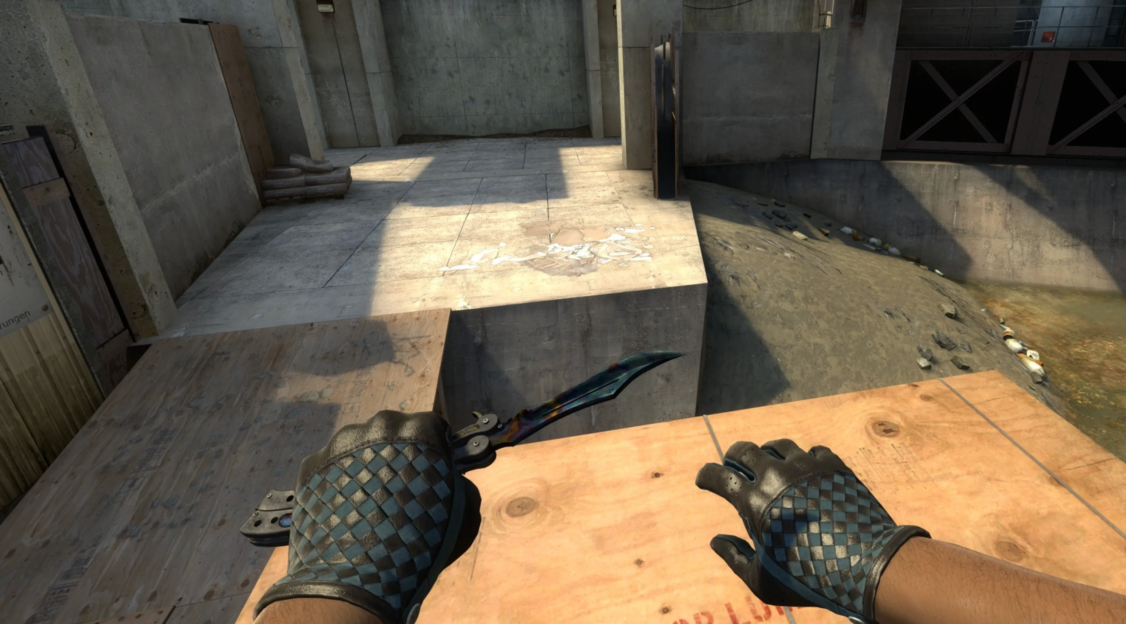 Driver Gloves Lunar Weave and black laminate knife